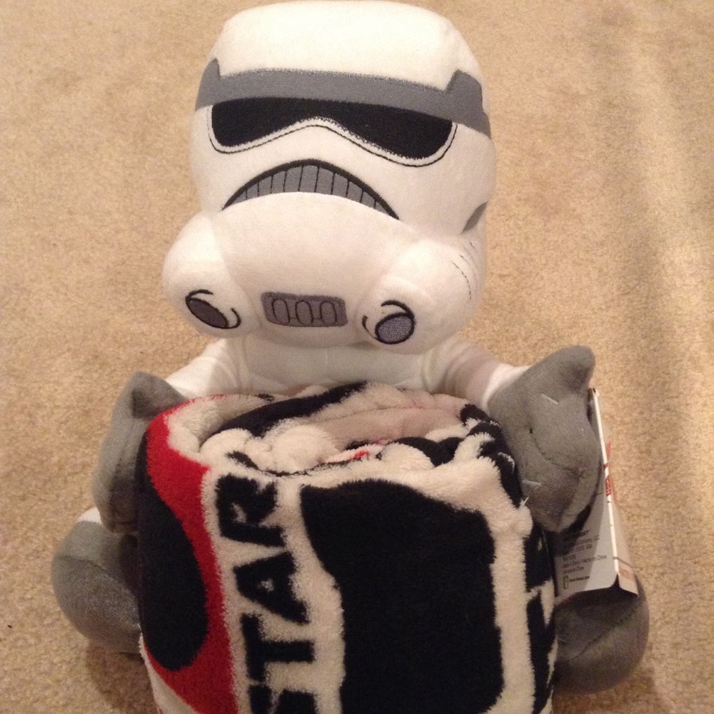 NWT! STAR WARS Imperial Stormtrooper! Plush &Throw - Picture 3 of 8